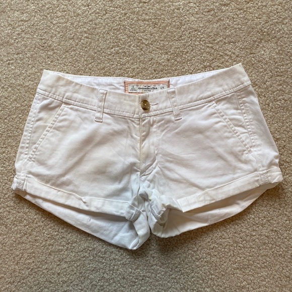 SOLD Abercrombie white shorts - Picture 1 of 7